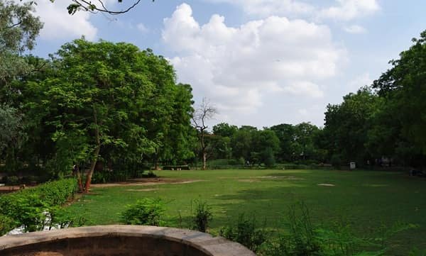 Law Garden, Ahmedabad: Location, Connectivity, Nearby Places, How To Reach