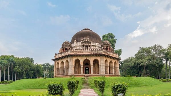 Lodhi Garden: Location, Connectivity, Nearby Places, How To Reach